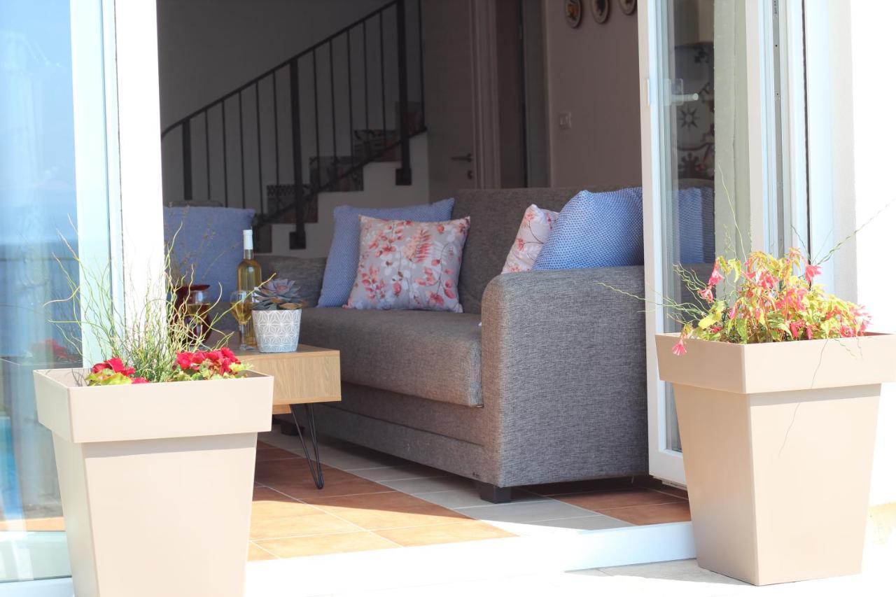 Holiday Home Aqua Smrika Luaran gambar