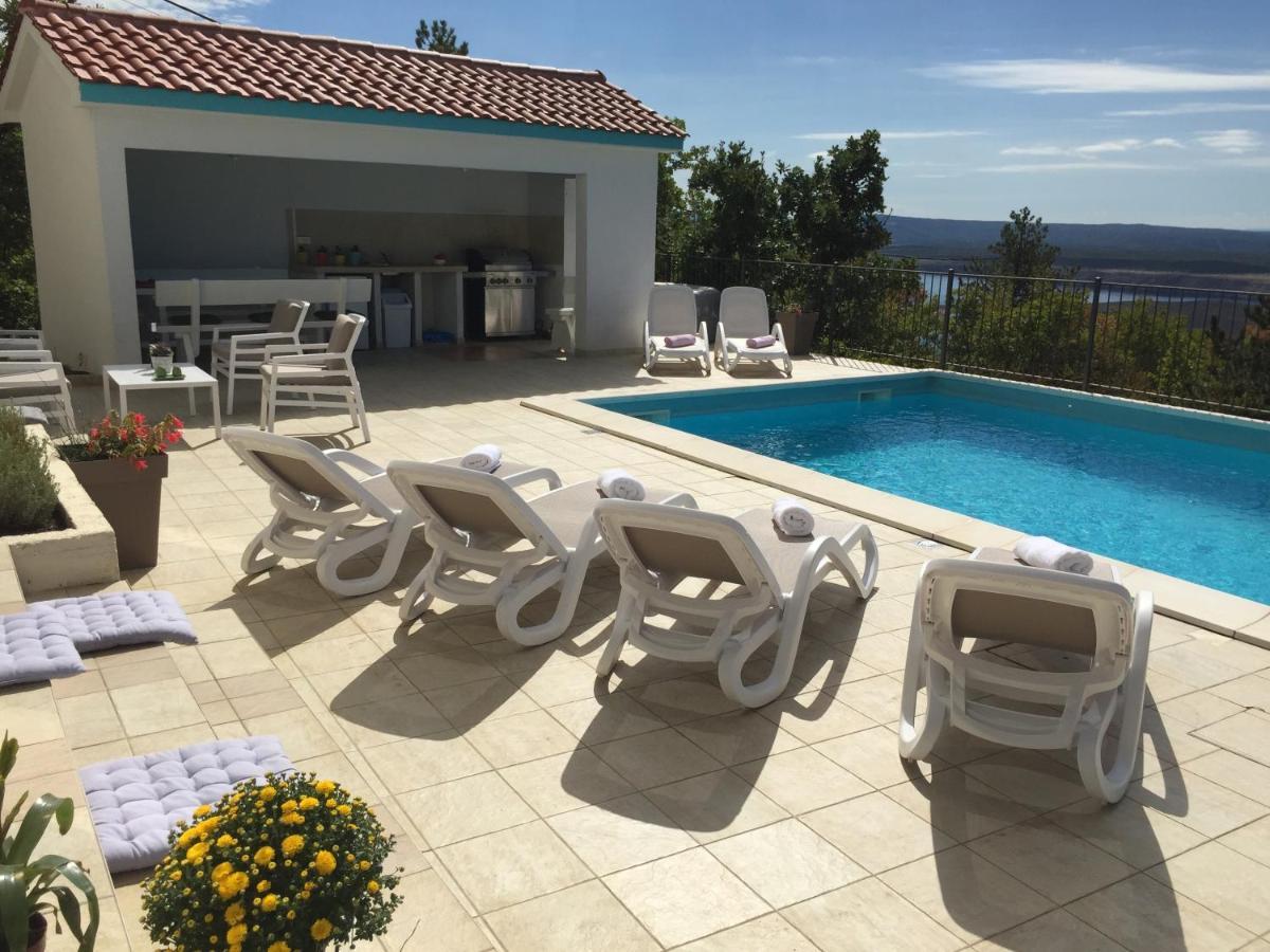 Holiday Home Aqua Smrika Luaran gambar