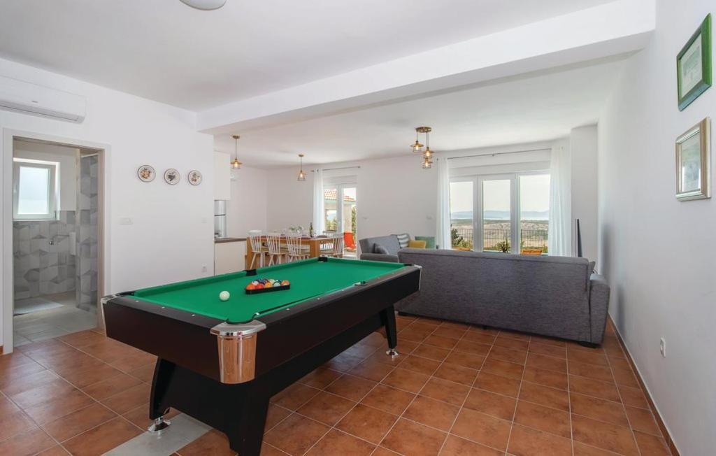 Holiday Home Aqua Smrika Luaran gambar