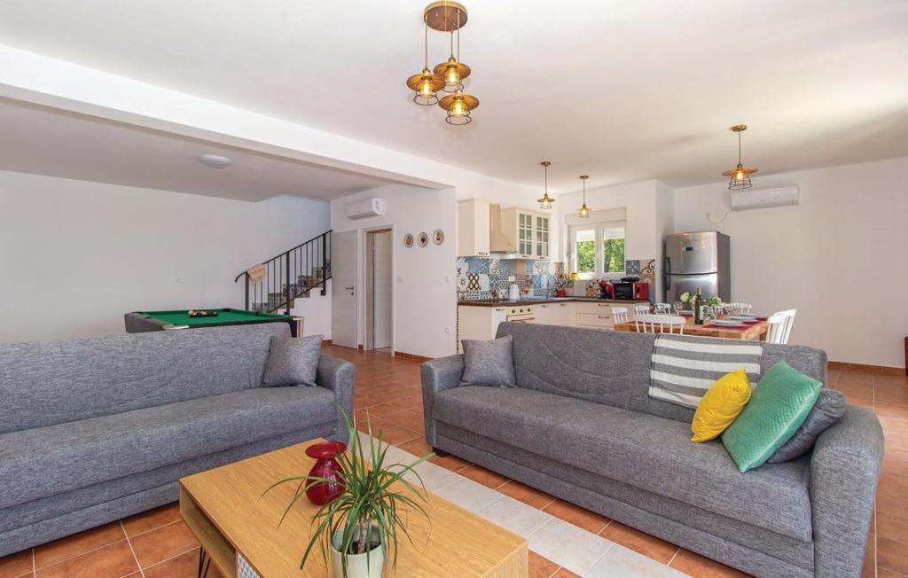 Holiday Home Aqua Smrika Luaran gambar