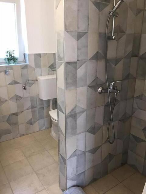 Holiday Home Aqua Smrika Luaran gambar